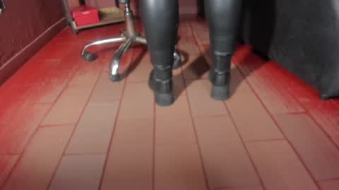 Snapshot of olivia_seex chatting on January 12, 1:05 pm   online show from January 12, 1:05 pm