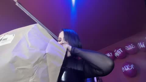 Snapshot of olivia_seex chatting on February 7, 4:46 pm   online show from February 7, 4:46 pm