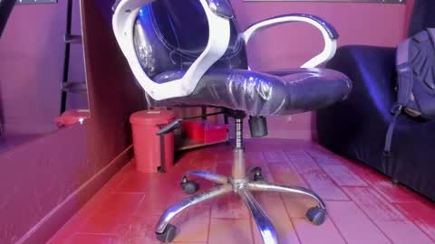 Snapshot of olivia_seex chatting on February 9, 1:03 pm   online show from February 9, 1:03 pm