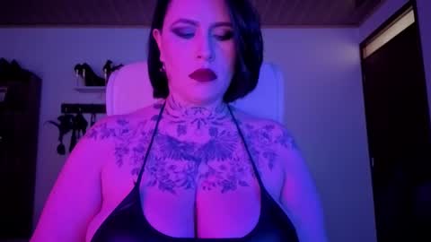 Snapshot of olivia_seex chatting on October 20, 2:17 pm   online show from October 20, 2:17 pm