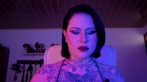 Snapshot of olivia_seex chatting on October 23, 2:05 pm   online show from October 23, 2:05 pm
