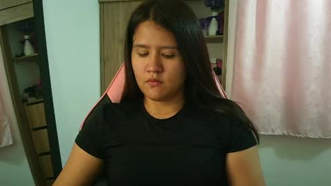 Olivia online show from April 21, 3:07 pm