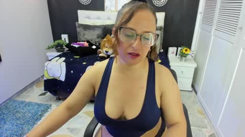 olivia online show from December 12, 7:48 pm