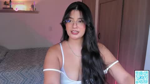 Snapshot of olivia_wiston chatting on October 2, 9:55 pm Olivia   40 off online show from October 2, 9:55 pm