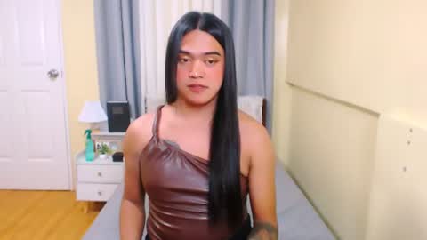 Snapshot of olivia_xxo chatting on June 26, 3:05 pm olivia_xxo online show from June 26, 3:05 pm