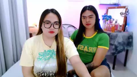 Snapshot of olivia_xxo chatting on July 8, 9:25 am olivia_xxo online show from July 8, 9:25 am