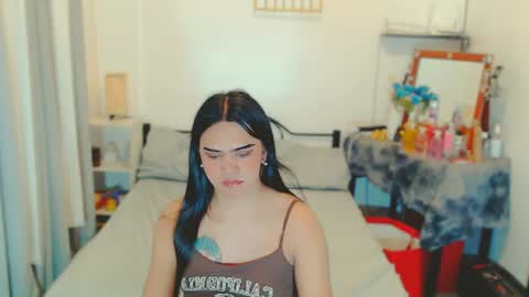Snapshot of olivia_xxo chatting on July 24, 11:03 pm olivia_xxo online show from July 24, 11:03 pm