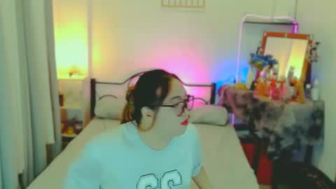 Snapshot of olivia_xxo chatting on July 27, 1:51 pm olivia_xxo online show from July 27, 1:51 pm