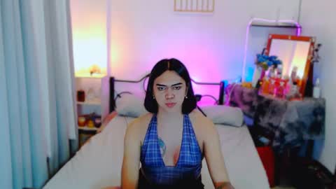 Snapshot of olivia_xxo chatting on July 28, 4:39 pm olivia_xxo online show from July 28, 4:39 pm