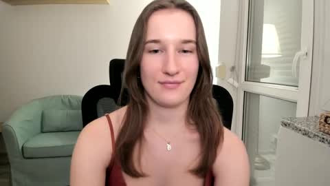 Oliwiaa2004 online show from December 5, 10:45 pm