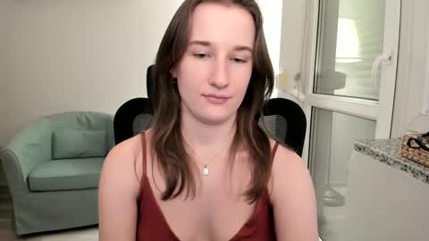 Oliwiaa2004 online show from December 6, 12:38 pm