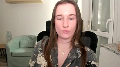 Oliwiaa2004 online show from March 3, 10:42 pm