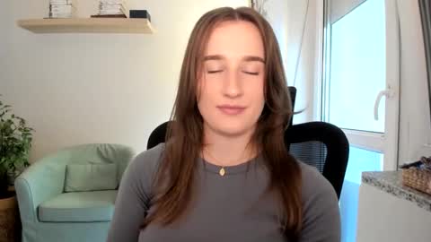 Oliwiaa2004 online show from September 9, 12:48 pm