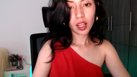 oliviaaa__ online show from February 8, 6:12 pm