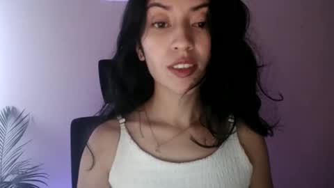 oliviaaa__ online show from June 2, 5:15 pm