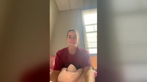 Snapshot of oliviaaraee chatting on February 3, 8:14 pm oliviaaraee online show from February 3, 8:14 pm