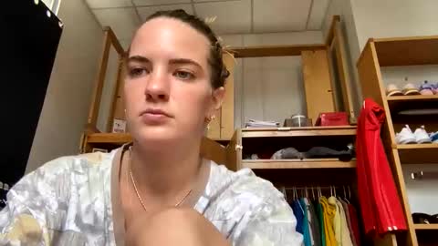 Snapshot of oliviaaraee chatting on March 7, 7:00 pm oliviaaraee online show from March 7, 7:00 pm