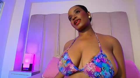 Snapshot of oliviabeneett chatting on June 9, 4:07 pm My name is olivia but can you call me Oli online show from June 9, 4:07 pm