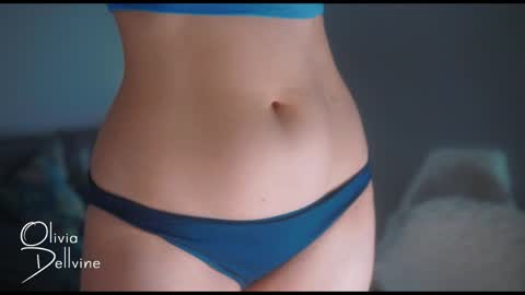 Snapshot of oliviadellvine chatting on May 19, 1:56 am Olivia online show from May 19, 1:56 am