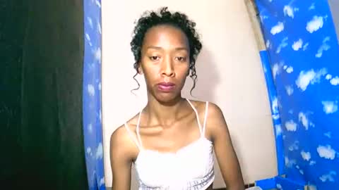 oliviah27 online show from October 1, 7:31 pm