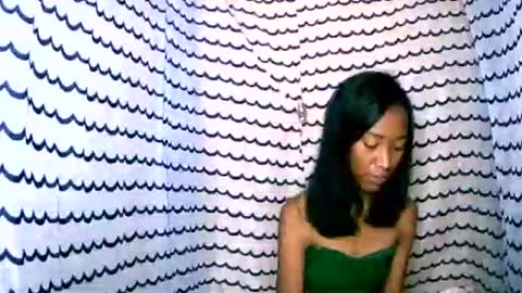 oliviah27 online show from October 22, 8:30 pm