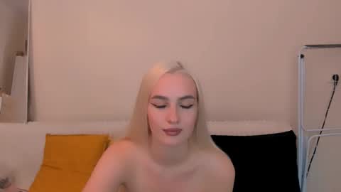 oliviaBeauty online show from October 22, 8:19 pm
