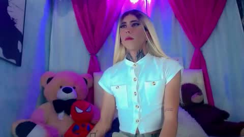 oliviahot01 online show from March 8, 1:47 am