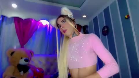 oliviahot01 online show from March 17, 1:58 pm