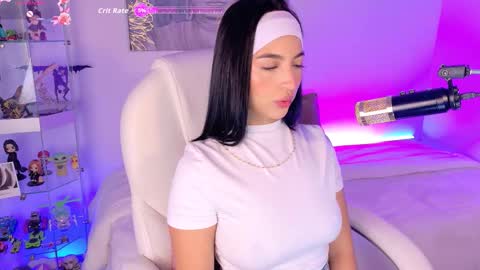 Olivia Mcneill  online show from December 4, 12:36 pm