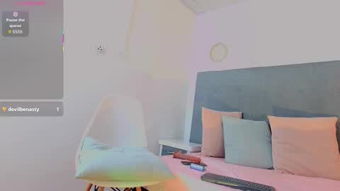 Snapshot of oliviamonroe18x chatting on October 29, 10:22 pm OliviaMonroe online show from October 29, 10:22 pm