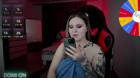 Snapshot of oliviamunk chatting on December 30, 6:42 am . online show from December 30, 6:42 am