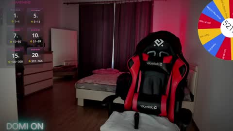 Snapshot of oliviamunk chatting on December 30, 9:48 am . online show from December 30, 9:48 am