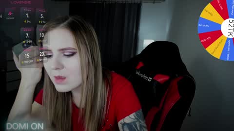 Snapshot of oliviamunk chatting on January 6, 6:47 am . online show from January 6, 6:47 am