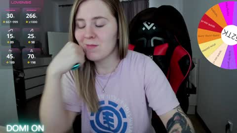 Snapshot of oliviamunk chatting on January 16, 10:32 am . online show from January 16, 10:32 am