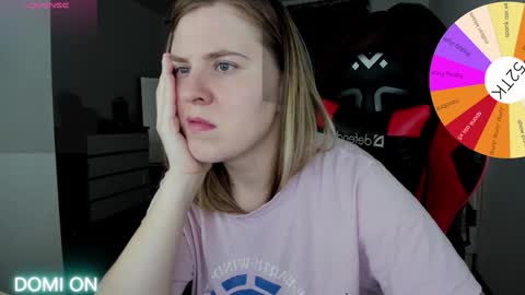 Snapshot of oliviamunk chatting on January 18, 6:03 am . online show from January 18, 6:03 am