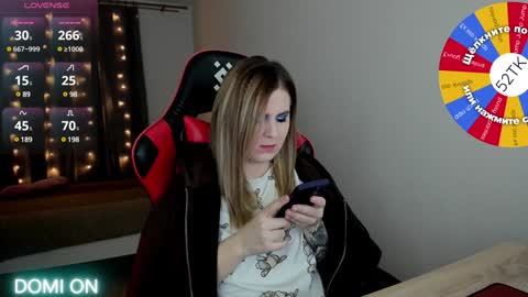 Snapshot of oliviamunk chatting on January 25, 4:13 am . online show from January 25, 4:13 am