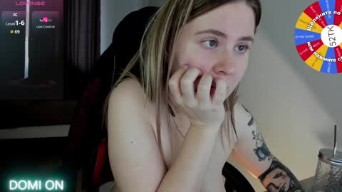 Snapshot of oliviamunk chatting on January 27, 11:32 am . online show from January 27, 11:32 am