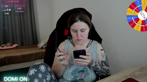 Snapshot of oliviamunk chatting on January 27, 2:35 pm . online show from January 27, 2:35 pm