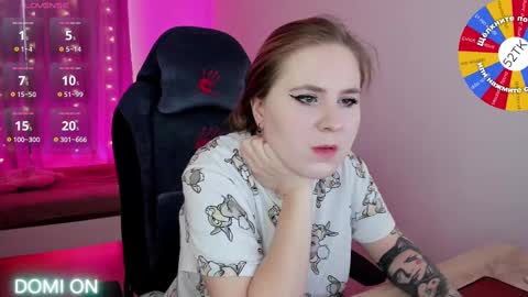 Snapshot of oliviamunk chatting on February 11, 7:33 am . online show from February 11, 7:33 am