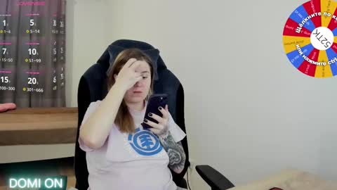 Snapshot of oliviamunk chatting on February 17, 4:20 am . online show from February 17, 4:20 am