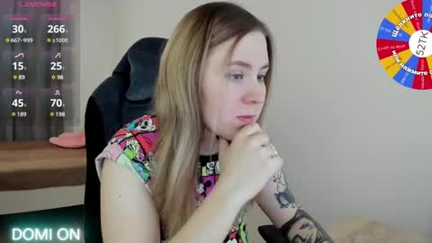 Snapshot of oliviamunk chatting on February 21, 3:56 am . online show from February 21, 3:56 am