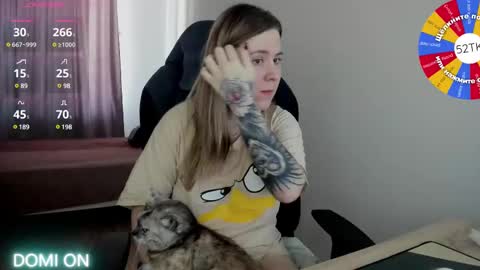 Snapshot of oliviamunk chatting on February 26, 10:15 am . online show from February 26, 10:15 am