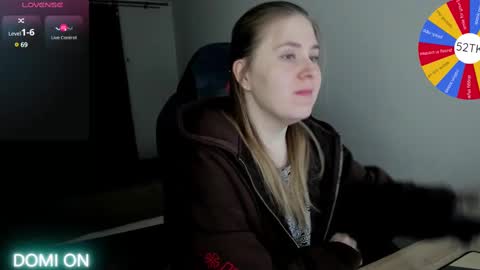 Snapshot of oliviamunk chatting on February 28, 3:59 am . online show from February 28, 3:59 am