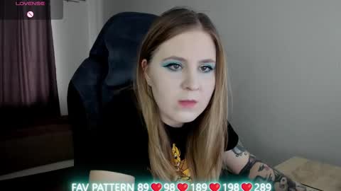 Snapshot of oliviamunk chatting on March 5, 7:49 am . online show from March 5, 7:49 am