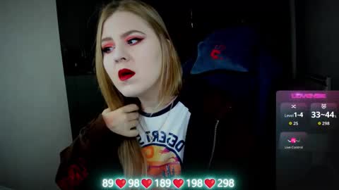 Snapshot of oliviamunk chatting on September 20, 4:24 am . online show from September 20, 4:24 am