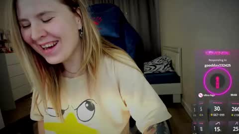 Snapshot of oliviamunk chatting on September 25, 7:56 am . online show from September 25, 7:56 am