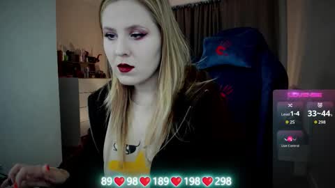 Snapshot of oliviamunk chatting on September 28, 5:02 am . online show from September 28, 5:02 am