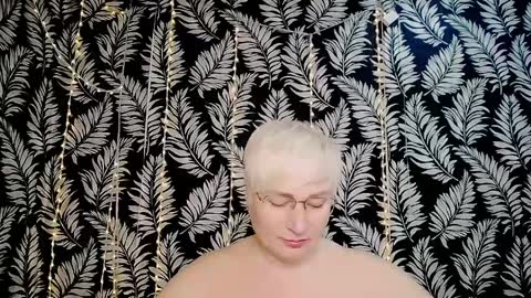 Kelly online show from April 10, 10:31 am