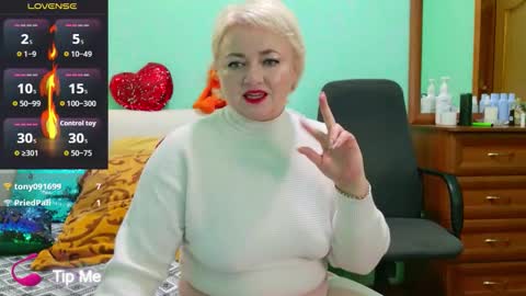 oliviaparadise online show from November 13, 7:24 pm