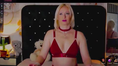 Olivia online show from December 14, 9:08 pm